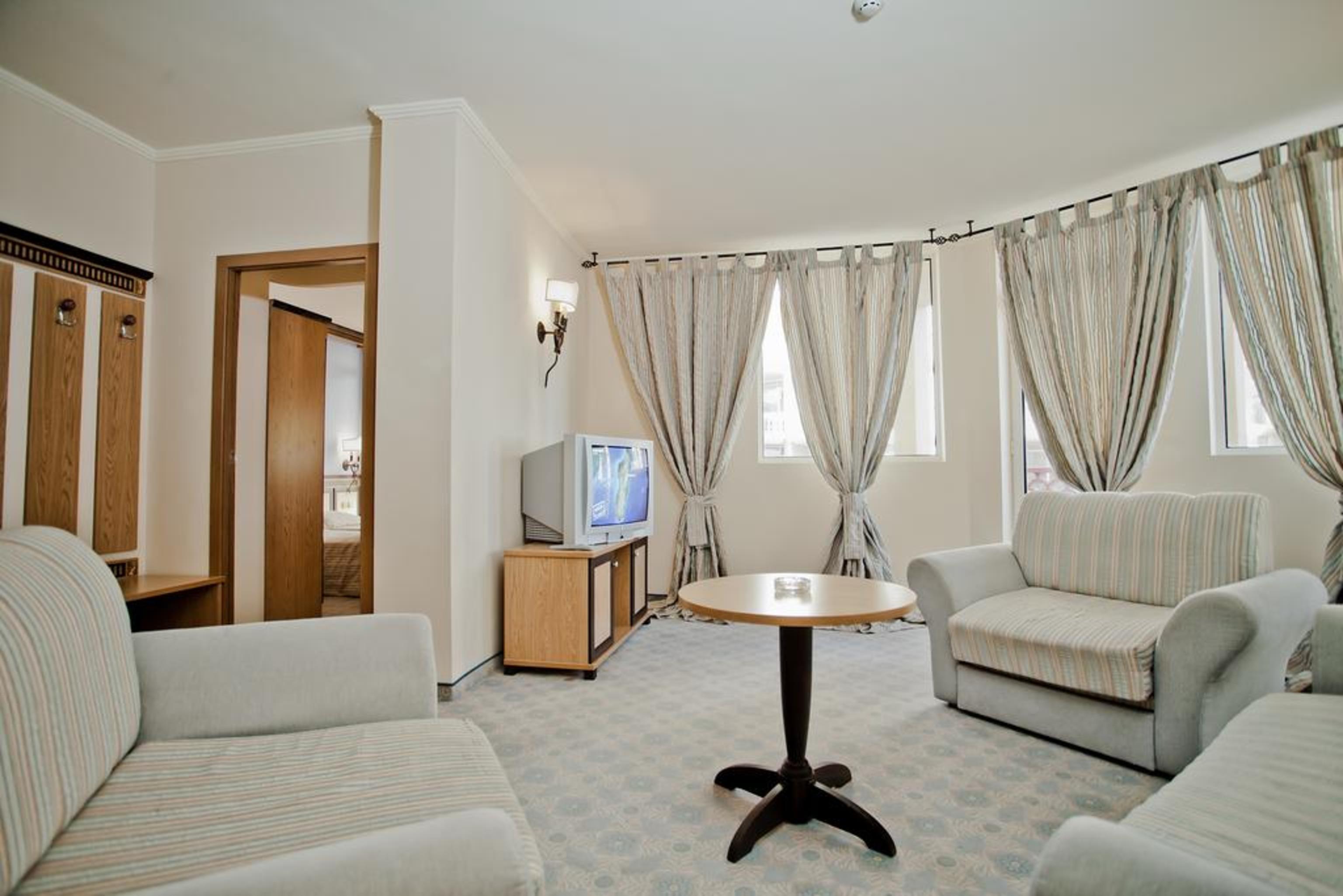 Atrium Beach Hotel 埃勒尼特 外观 照片