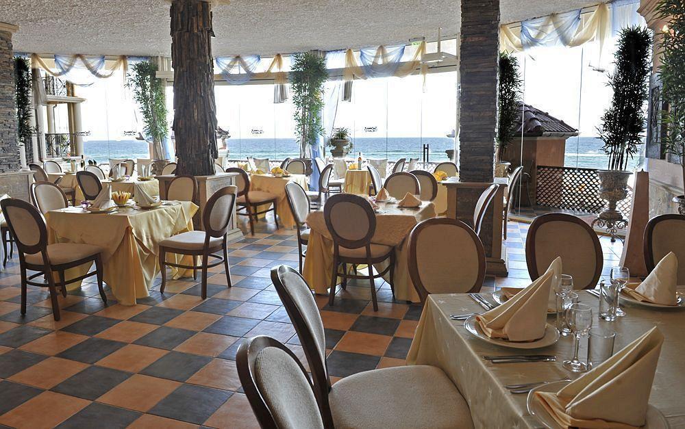 Atrium Beach Hotel 埃勒尼特 外观 照片