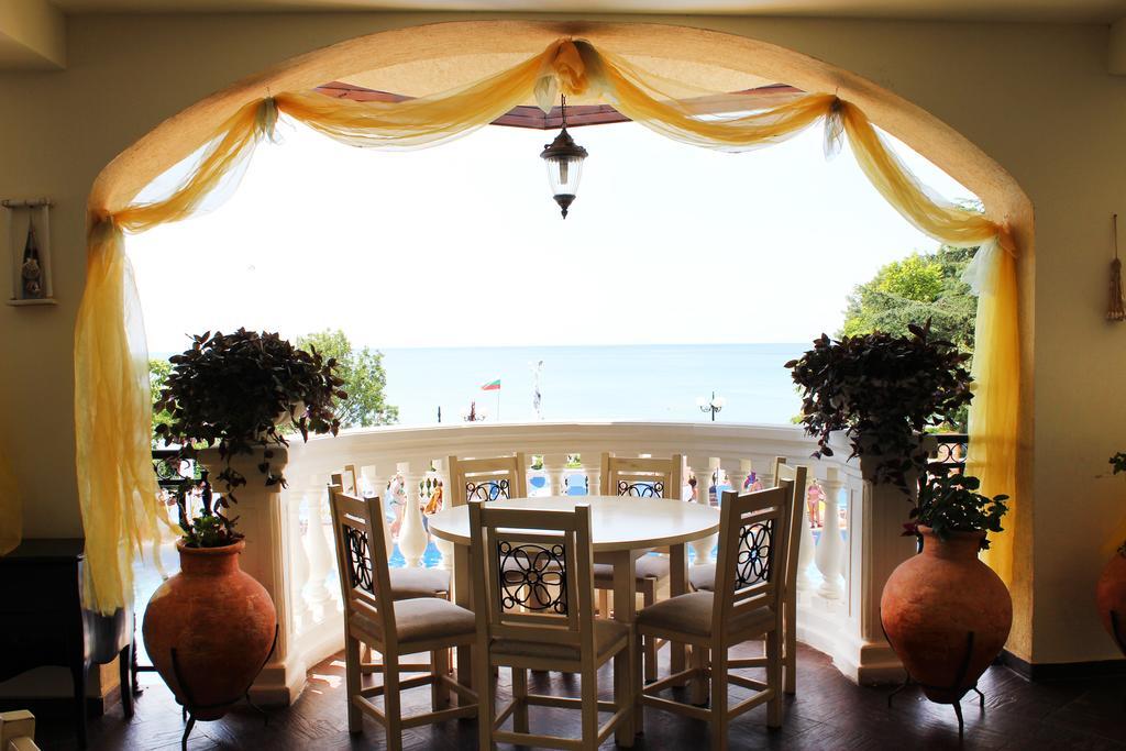 Atrium Beach Hotel 埃勒尼特 外观 照片